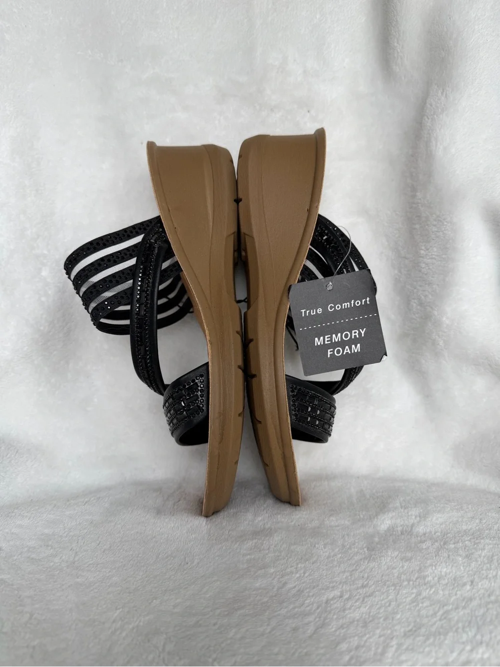 Daisy Fuentes slide sandals